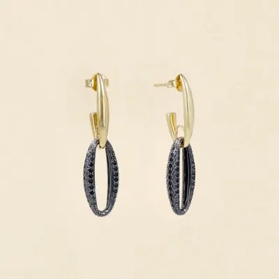 Oval earrings in yellow gold with black rhodium-plated zirconia pavé