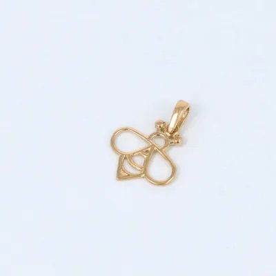 Yellow gold pendant in the shape of a bee