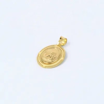 Oval yellow gold pendant with cherub