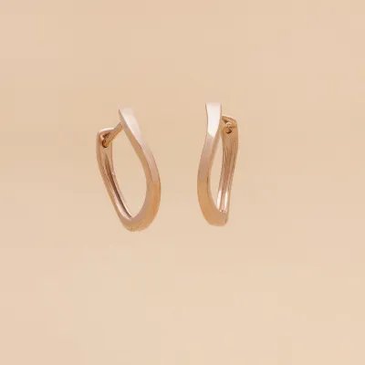 Rose gold oval earrings