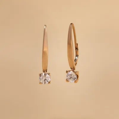 Red gold classic earrings with cubic zirconia