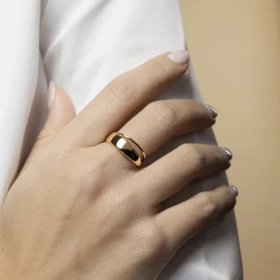 Yellow gold ring
