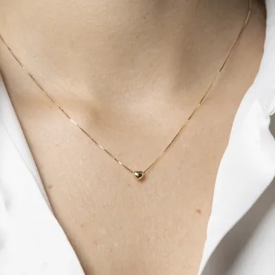 Yellow gold heart-shaped necklace