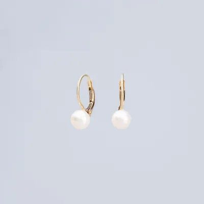 Casual yellow gold earrings with pearl
