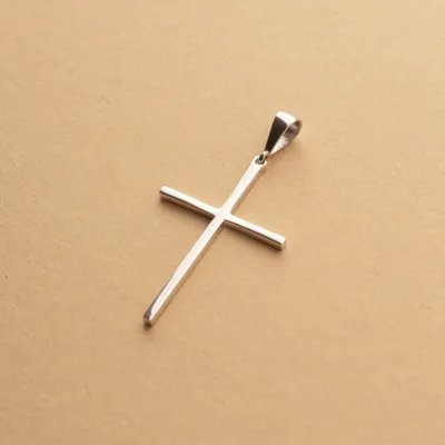 White gold classic cross pendant