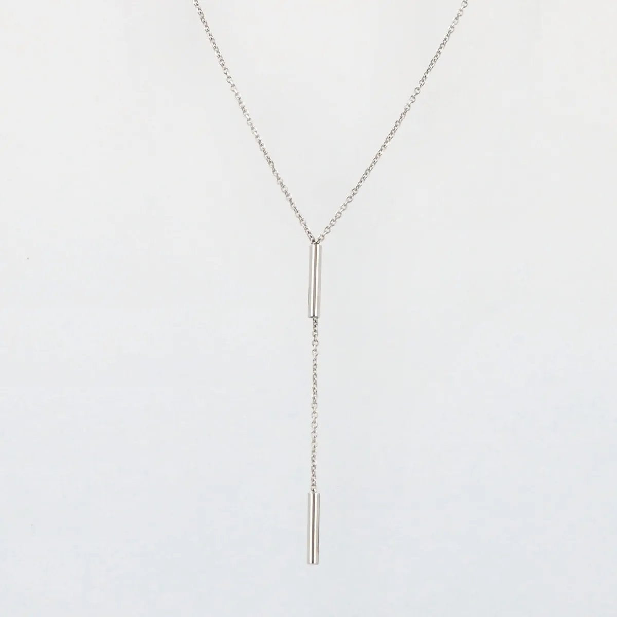 Lightweight white gold necklace with segments