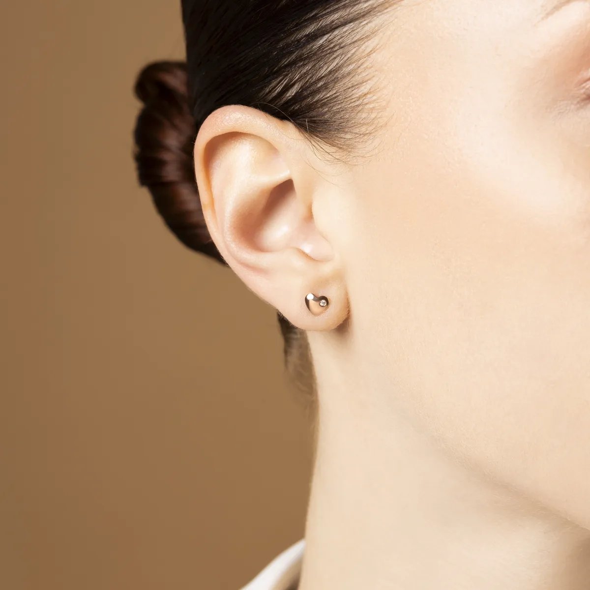 Rose gold stud earrings with cubic zirconia