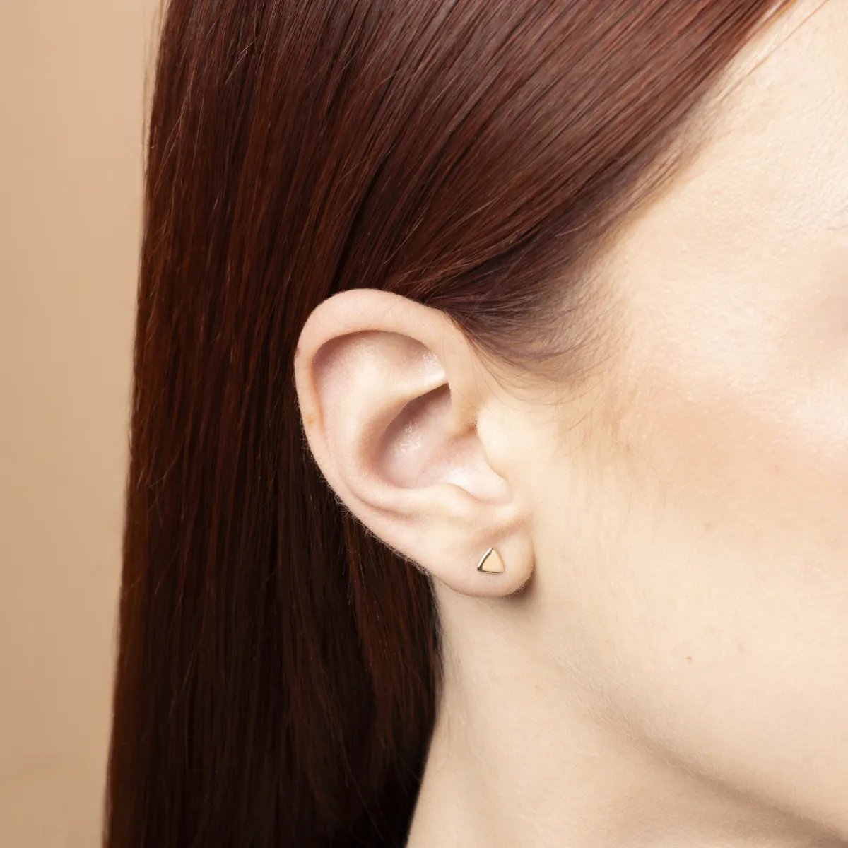 Yellow gold triangle-shaped earrings
