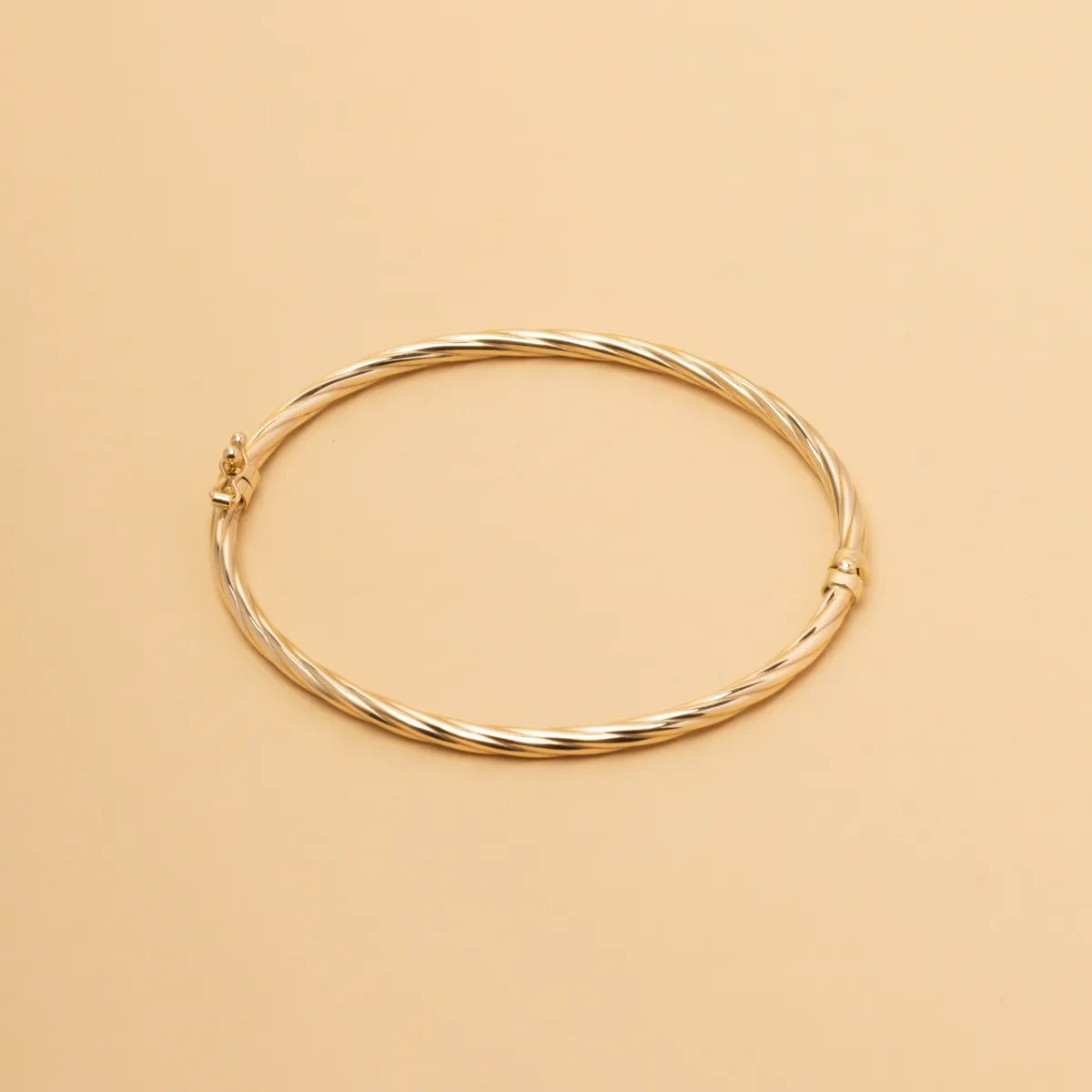 Yellow gold bangle