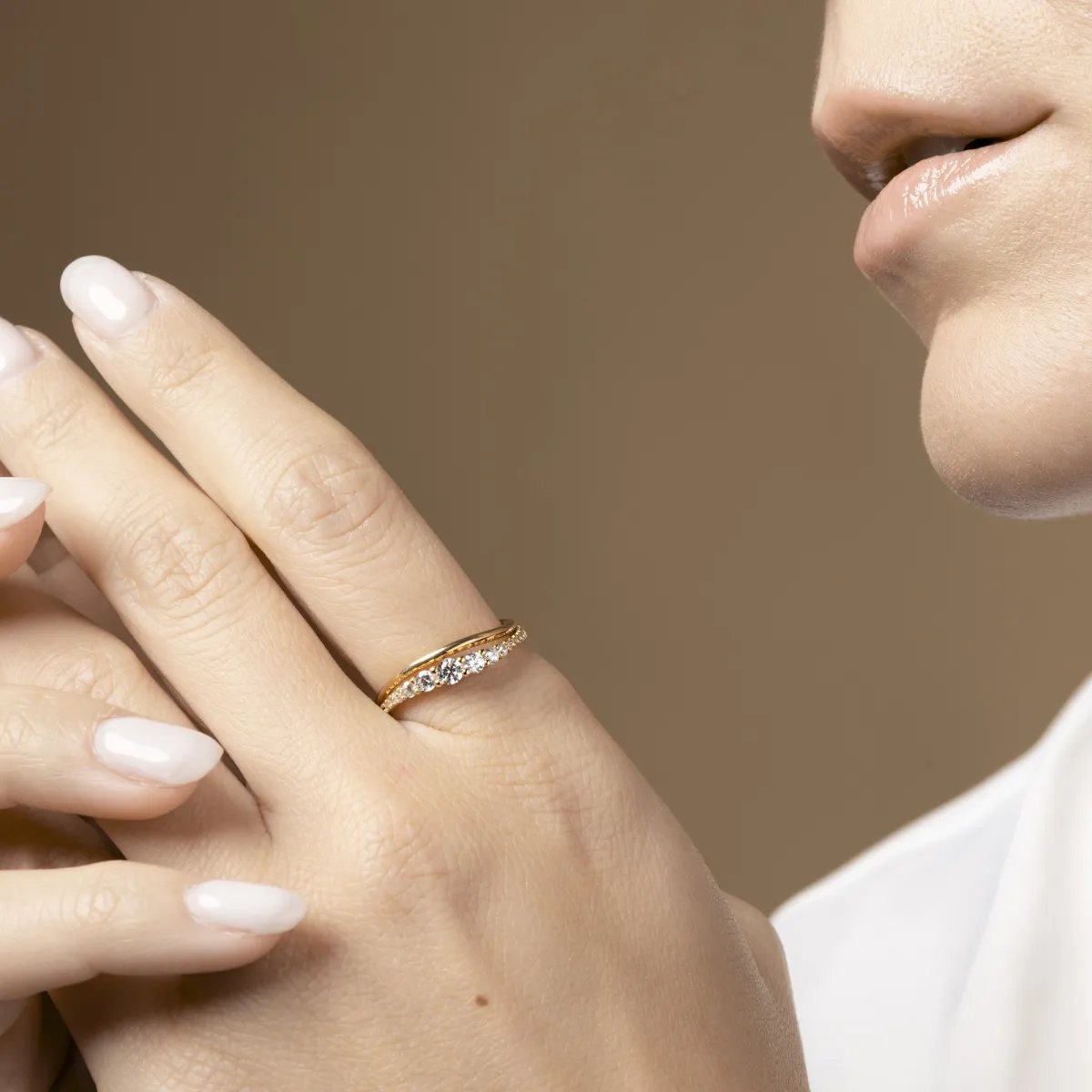 Yellow gold ring with cubic zirconia