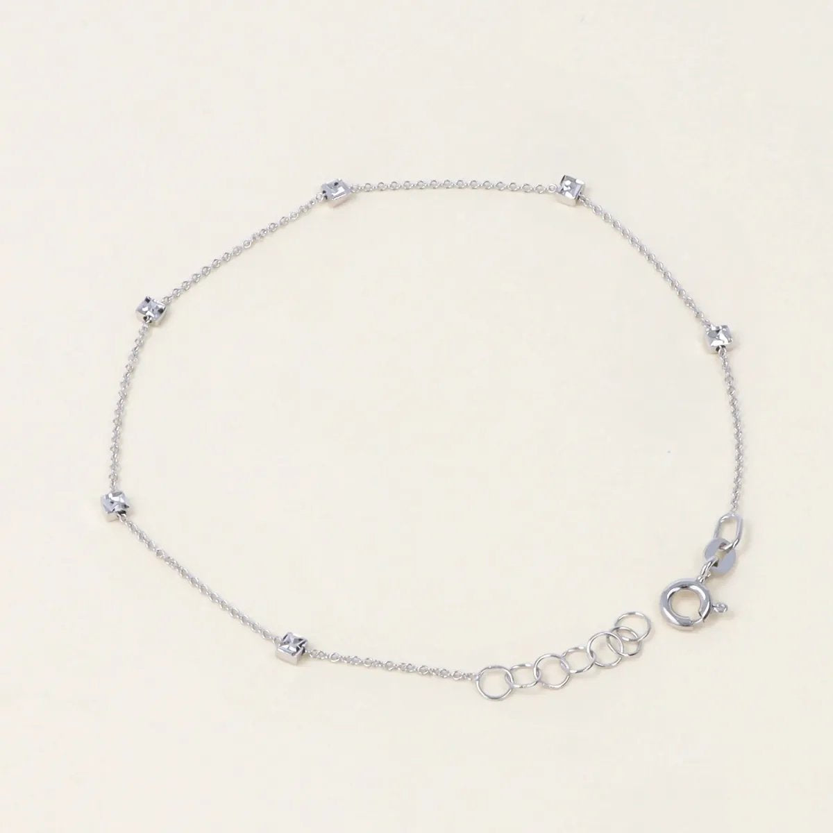Lightweight white gold necklace and bracelet set