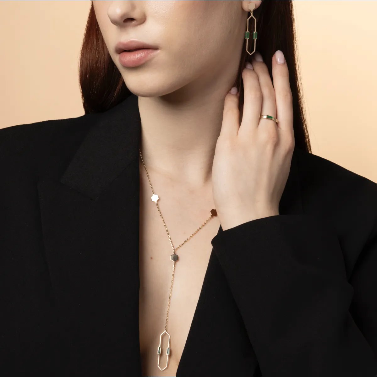 Yellow gold long "Mellifera" necklace with enamel