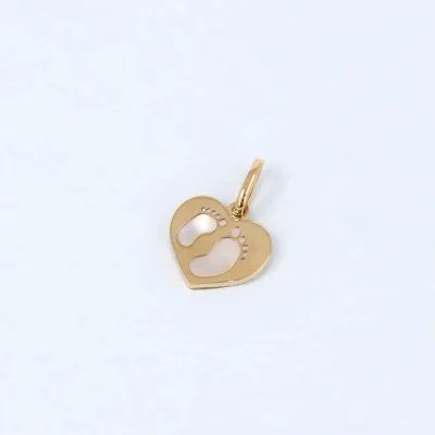 Yellow gold heart-shaped pendant with mother-of-pearl