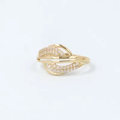 Yellow gold ring with zirconia
