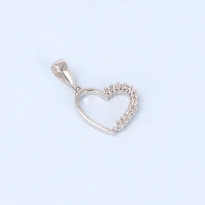 White gold heart-shaped pendant with zirconia