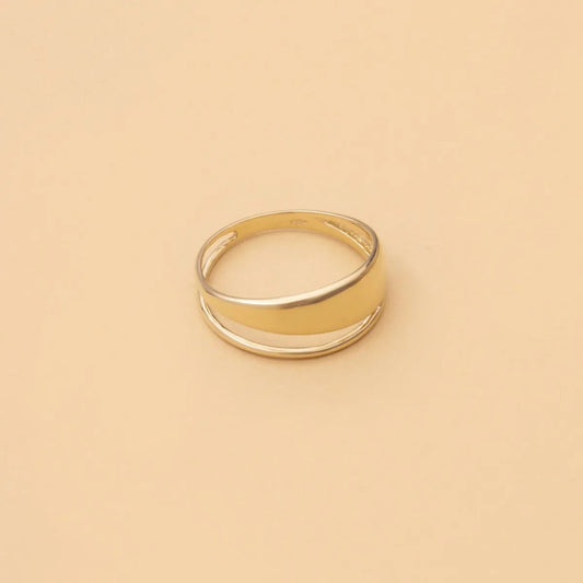 Yellow gold ring
