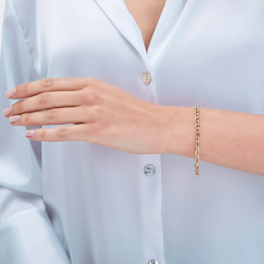 Yellow gold hollow bracelet