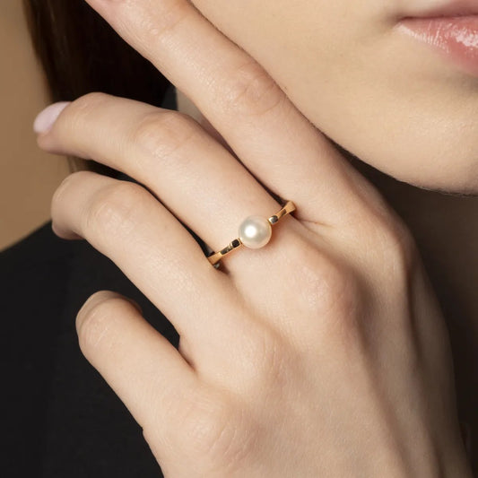 Yellow gold "Aurora" ring with pearl