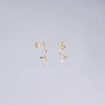 Yellow gold curl earrings