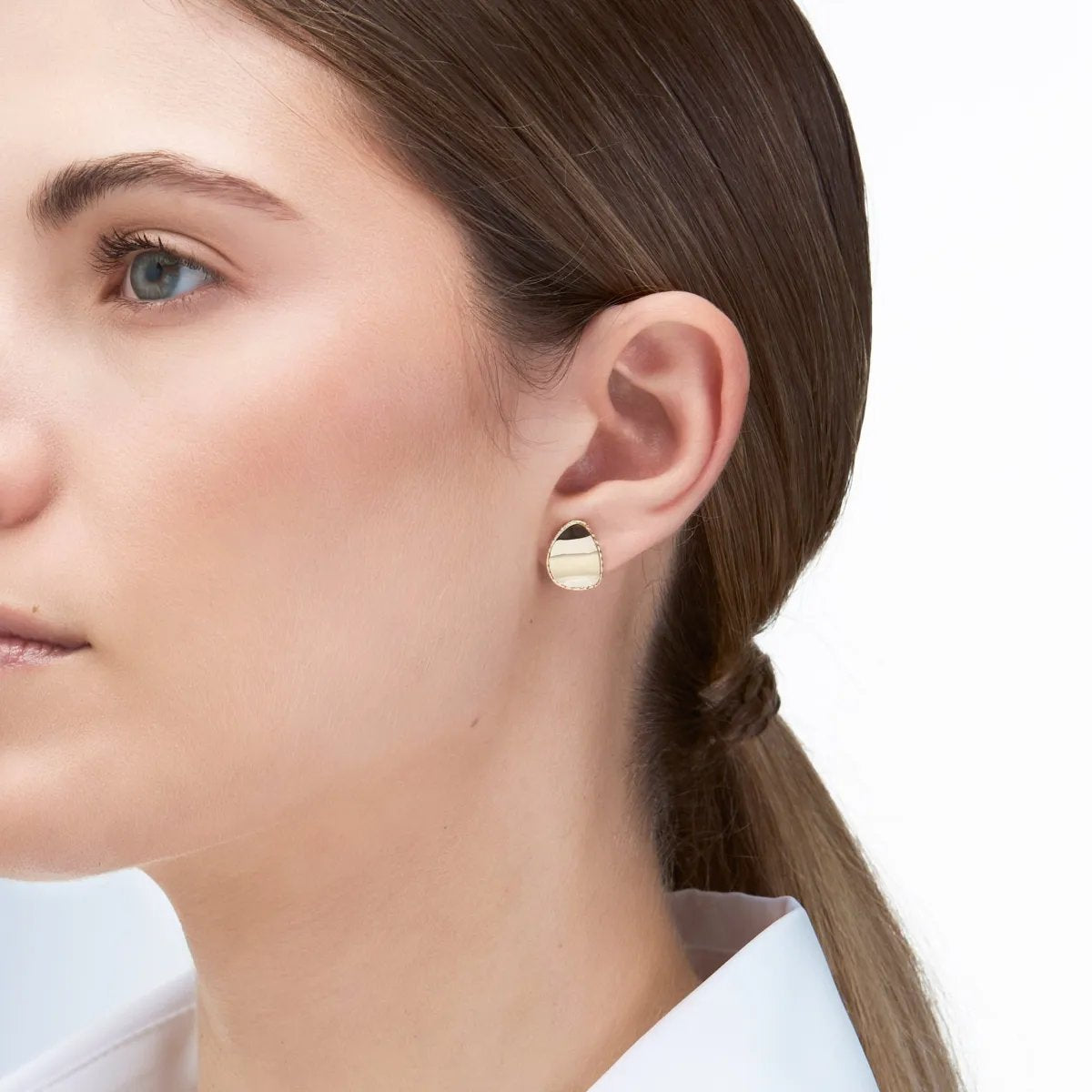 Yellow gold earrings