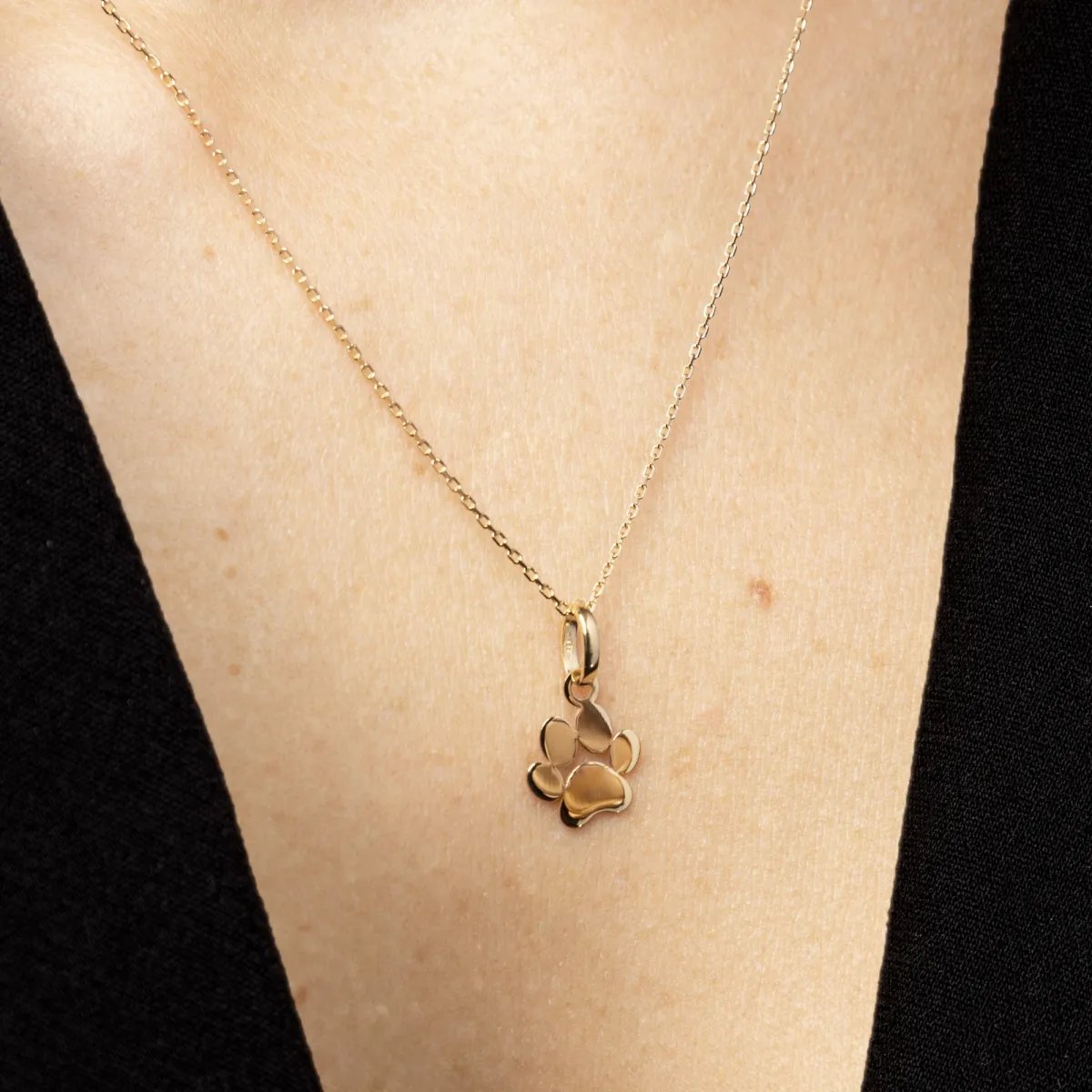 Yellow gold "Dog Paw" pendant