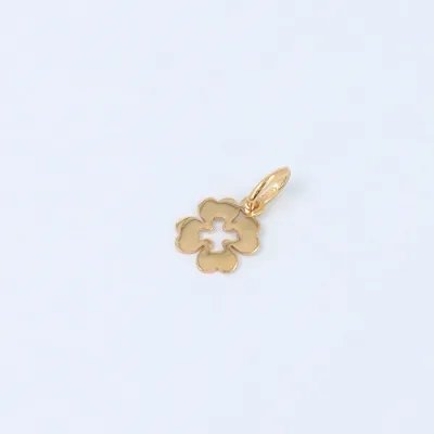 Yellow gold four-leaf clover pendant
