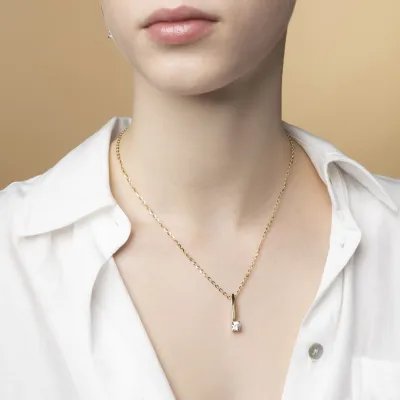 Yellow gold classic necklace with cubic zirconia