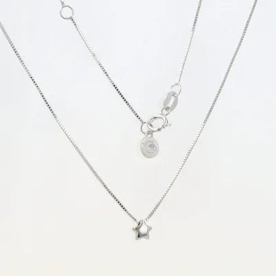 Lightweight white gold star-shaped necklace