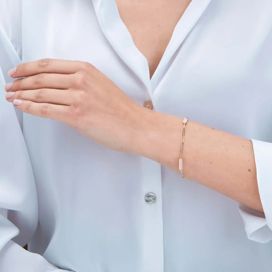 Yellow gold bracelet with pink enamel