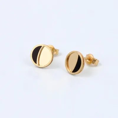 Yellow gold and onyx paste earrings