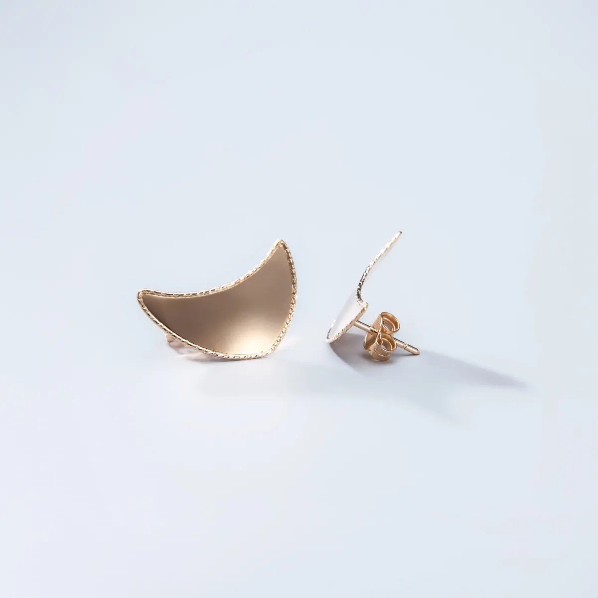 Yellow gold earrings