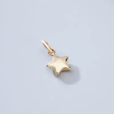 Lightweight yellow gold star-shaped pendant