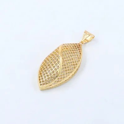 Yellow gold pendant in the shape of a navette with a mesh texture