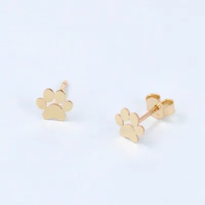 Lightweight "dog paw" earrings in yellow gold