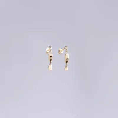 Yellow gold twist earrings