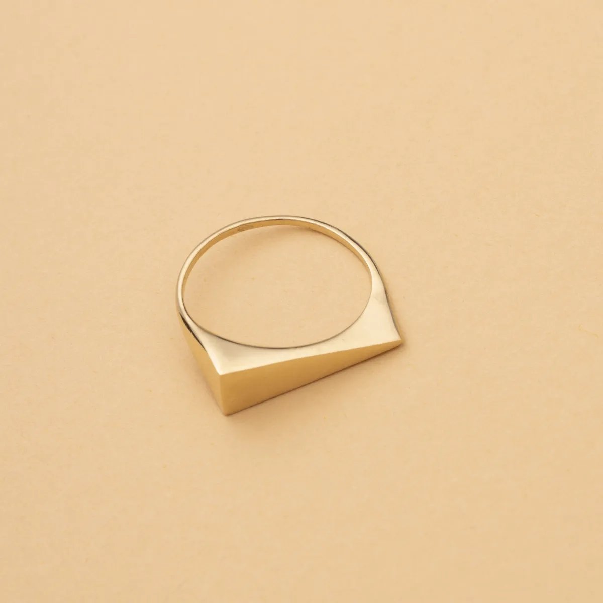 Yellow gold ring