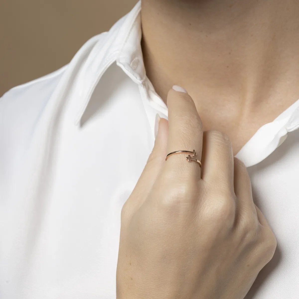 Red gold ring with crosses