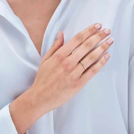 Yellow gold ring with zirconia