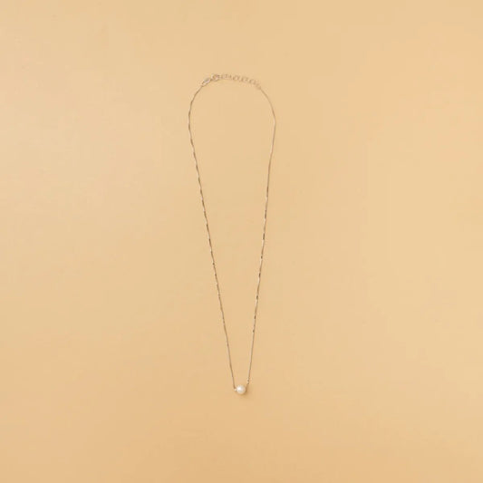 White gold necklace with small pearl