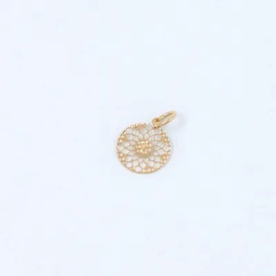 Lightweight yellow gold pendant