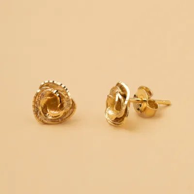 Yellow gold rose-shaped earrings