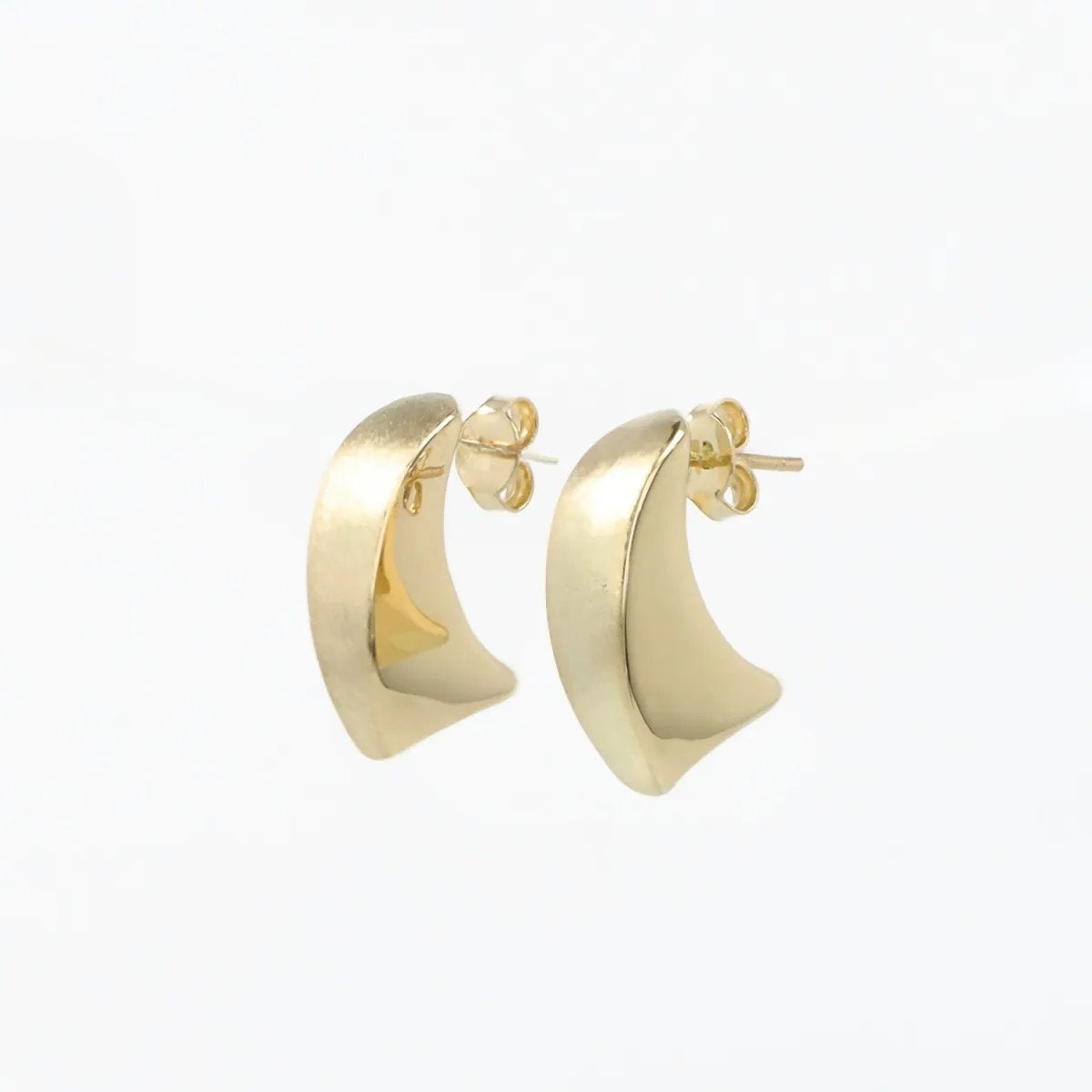 Yellow gold earrings with a satin finish