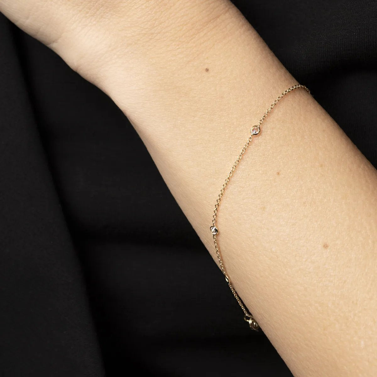 Yellow gold bracelet with white cubic zirconia