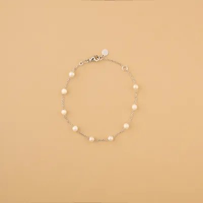 White gold bracelet with pearls