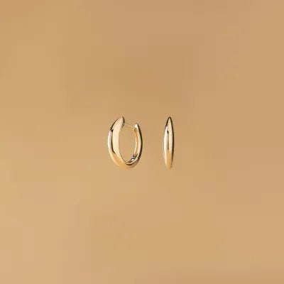 Yellow gold hoops earrings