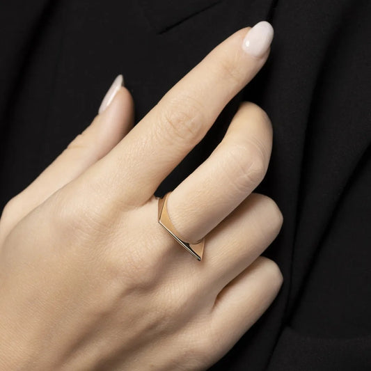 Yellow gold ring