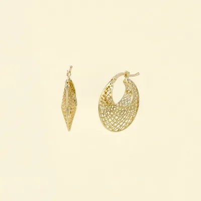 Round yellow gold earrings with mesh texture