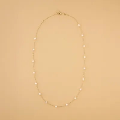 Yellow gold necklace with pearls