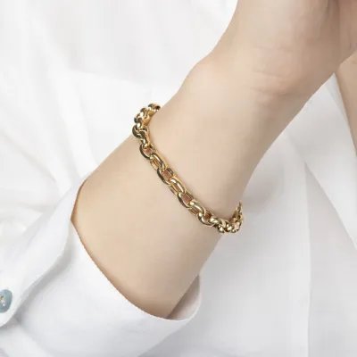 Yellow gold hollow bracelet