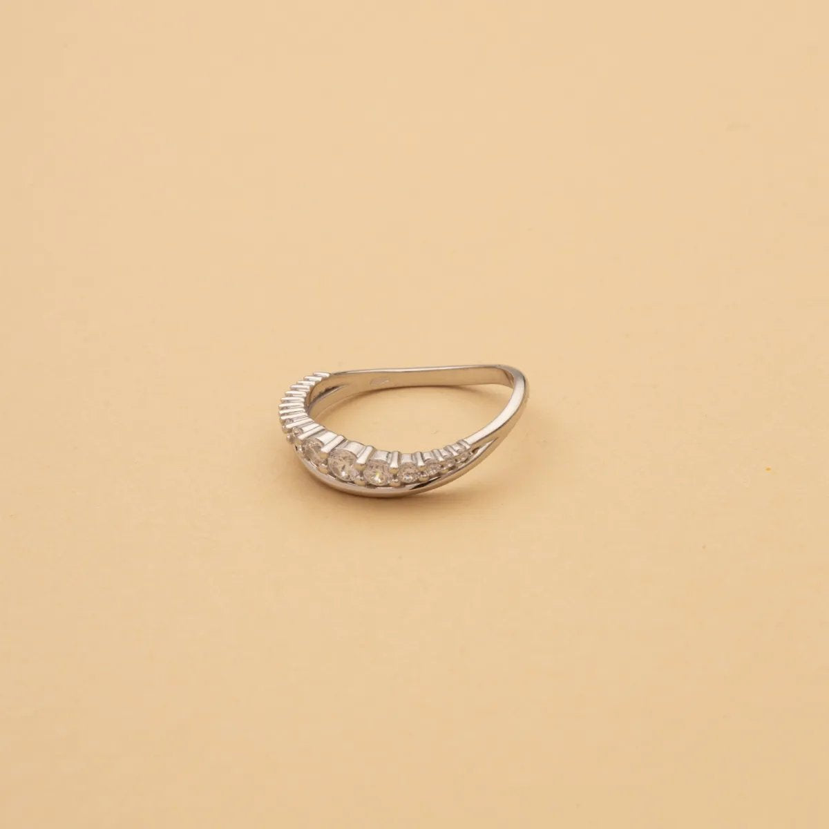 White gold ring with cubic zirconia